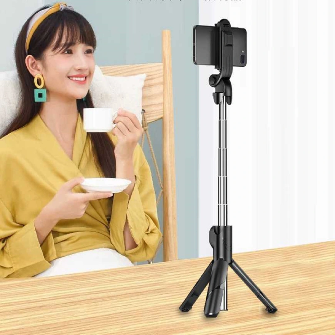 Q07 Selfie Stick Tripod Stand with LED Flash – Latest 3-in-1 Mobile Accessory